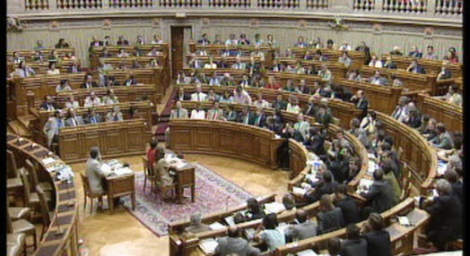 Debate parlamentar sobre o “Totonegócio”