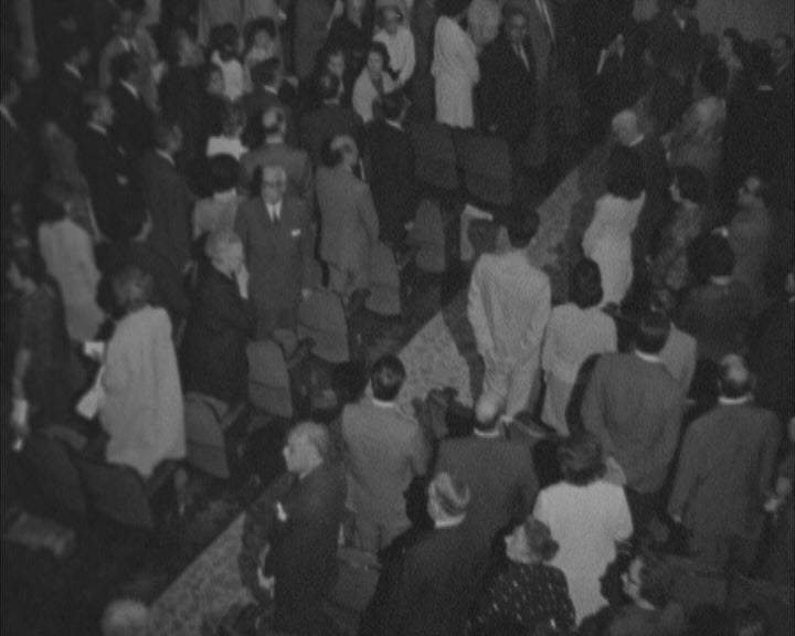 Américo Tomás assiste a concerto no Cineteatro Carlos Manuel