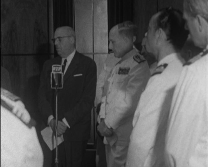 Armada Portuguesa apresenta cumprimentos a Manuel Pereira Crespo