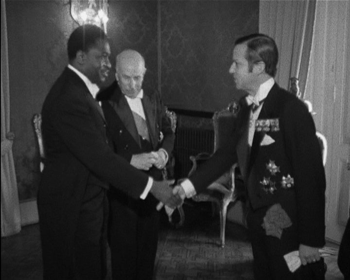 Entrega de credenciais a Américo Tomás