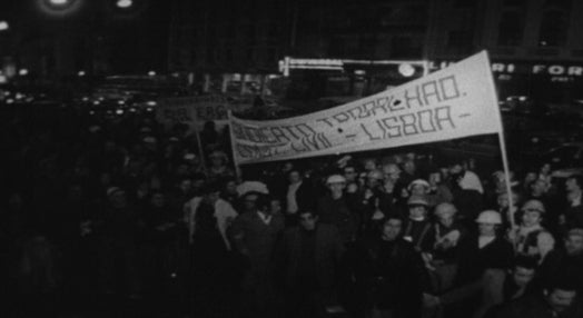 Manifestação popular de apoio ao MFA
