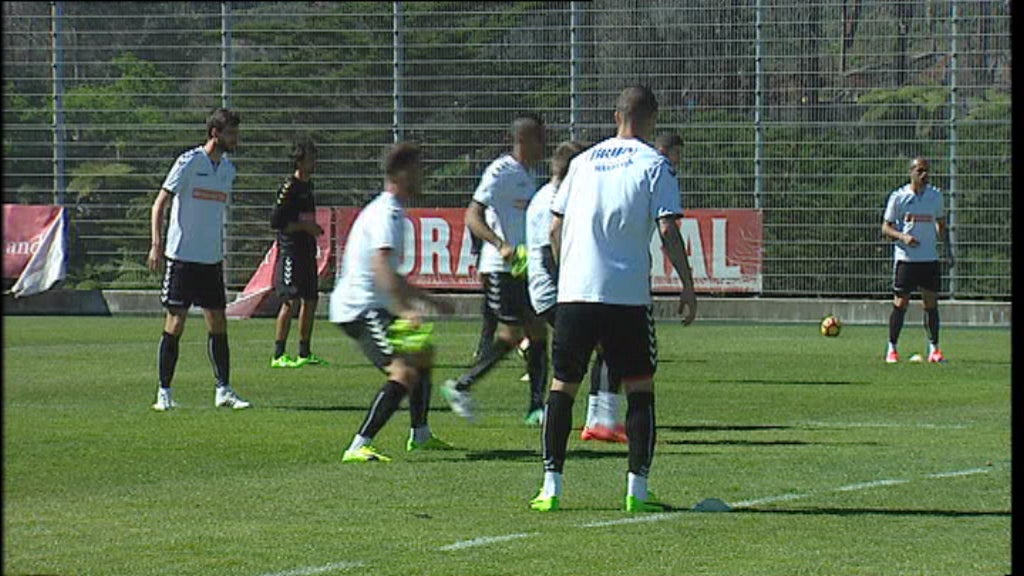 Futebol: Treino do Desportivo Nacional