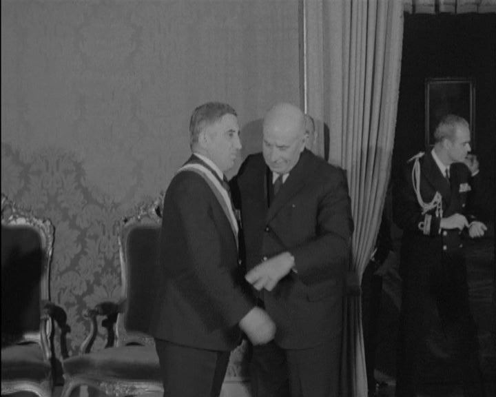 Chefe de Estado condecora individualidades