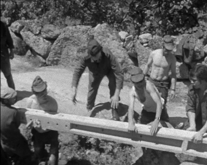 MFA constrói estrada em Penafiel