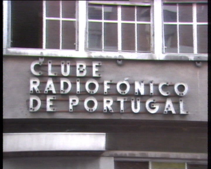 Reacção das estações de rádio à suspensão das emissões