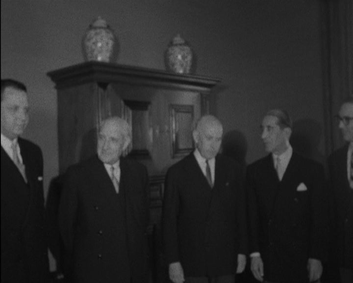 Governantes tomam posse