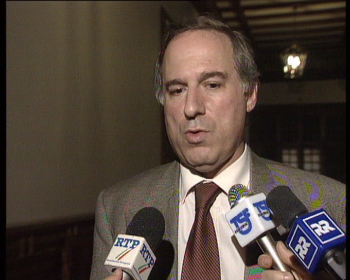 Reação de Guilherme Silva ao desafio do PS