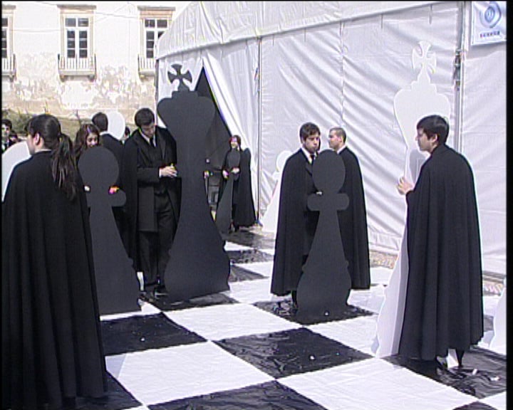 Original partida de xadrez desafia o Governo