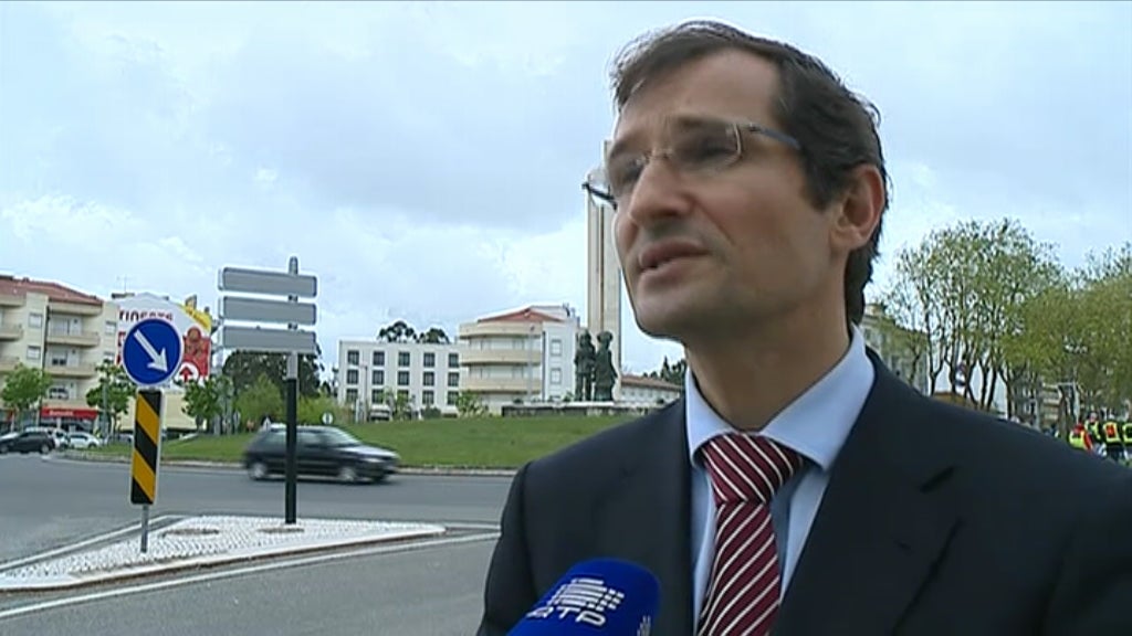 Governo vs Colégios