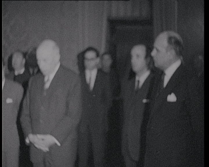 Américo Tomás condecora jogadores do Sporting