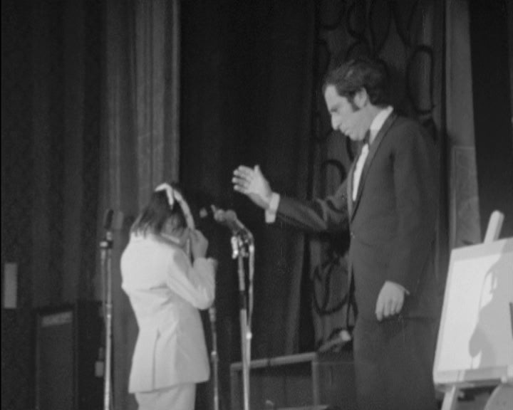 Espetáculo de variedades no Teatro Sá da Bandeira