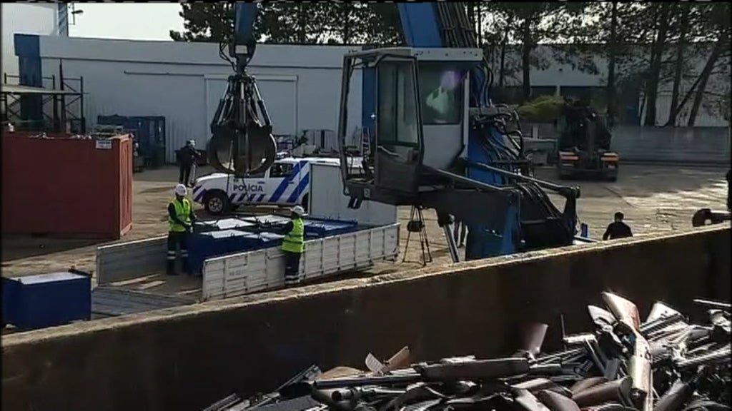 Destruição de armas no Seixal