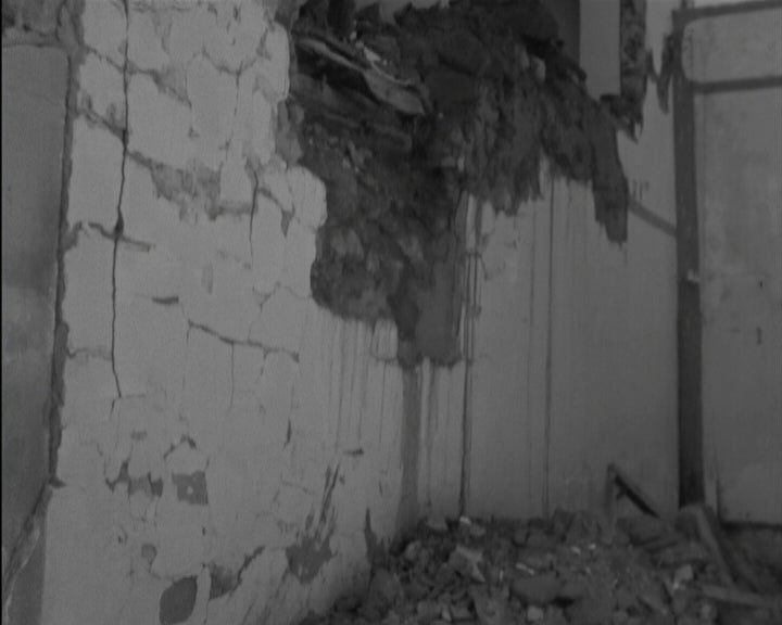 Ministro das Obras Públicas visita danos causados por sismo