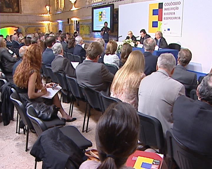 Soares critica os lideres europeus