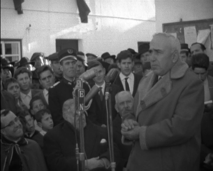 Homenagem a Caeiro da Mata