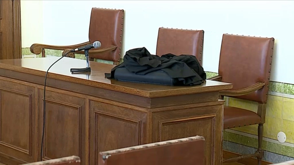 Juiz Neto de Moura quer processar criticos