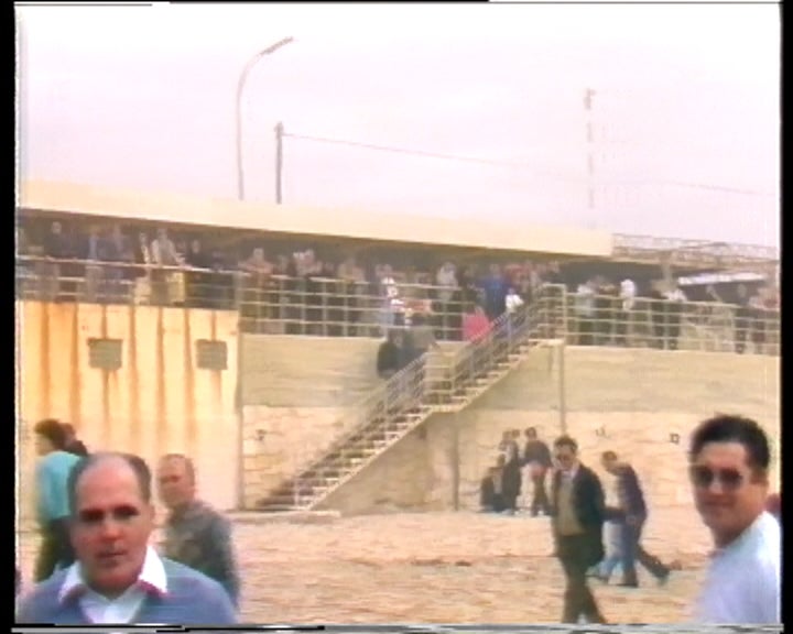 Primeiro banho do ano em Carcavelos e Cascais