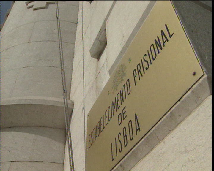 Presos suspendem greve de fome