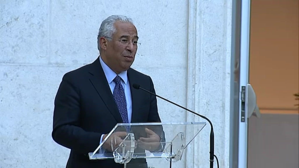 Inauguração da Escola Maria Barroso