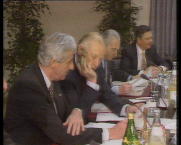 CEE discute política de segurança