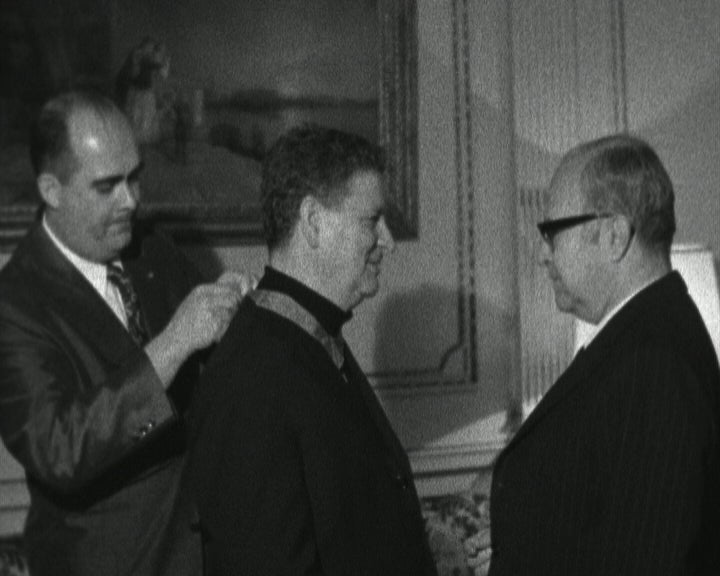 Embaixada do Brasil Entrega Condecorações