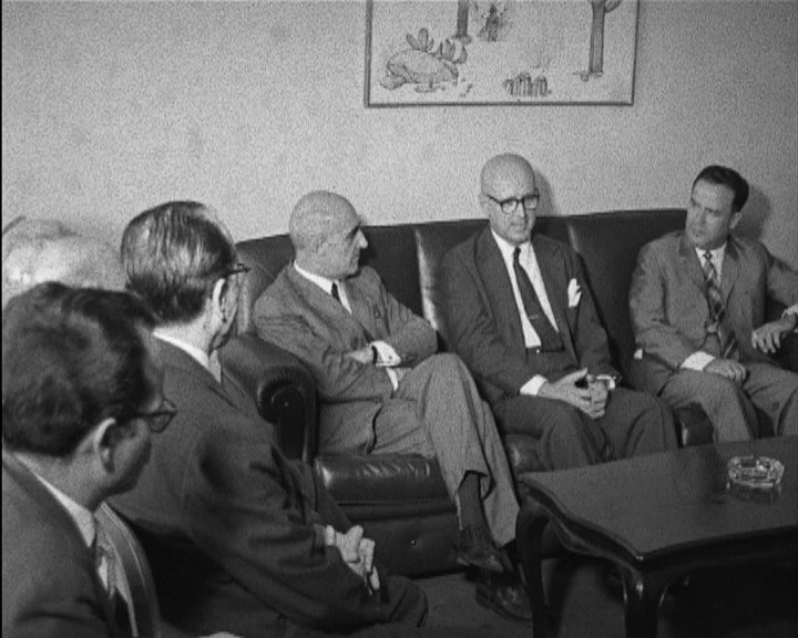 Membros do Elos Clube felicitam o Embaixador do Brasil