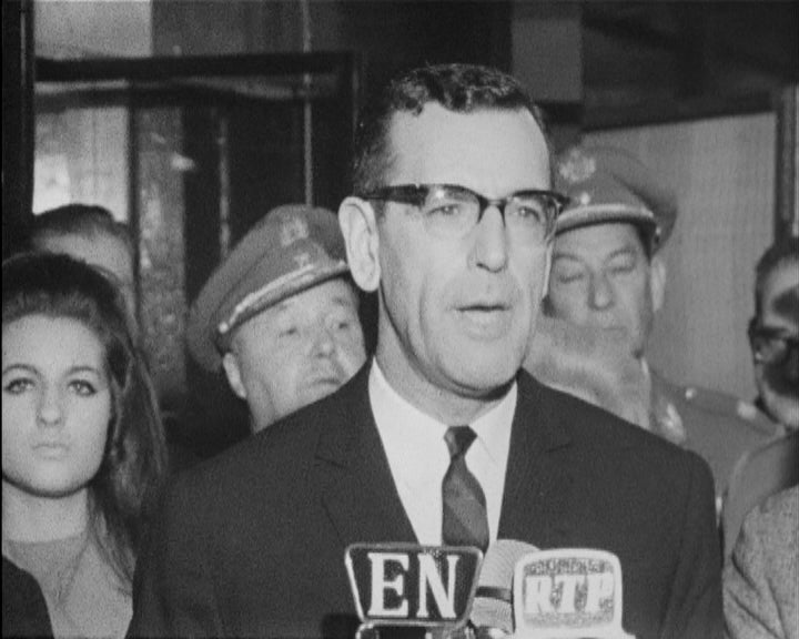 Partida para Angola do Ministro do Exército