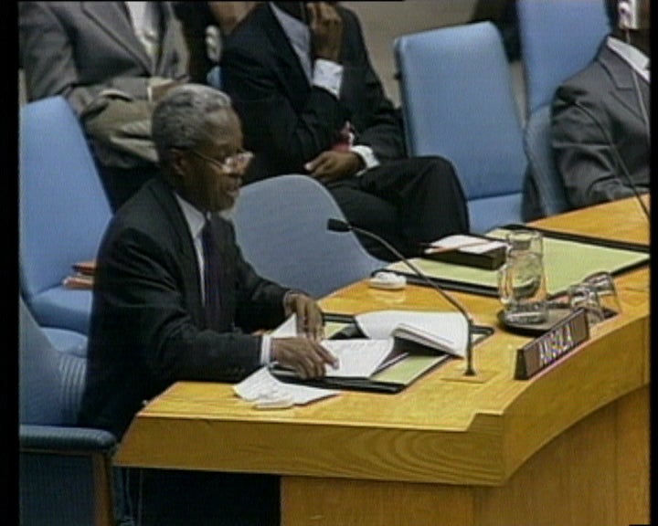 Envio de capacetes azuis para Angola