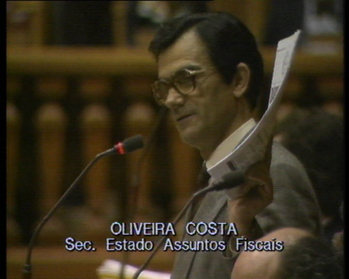 Sessão parlamentar atribulada