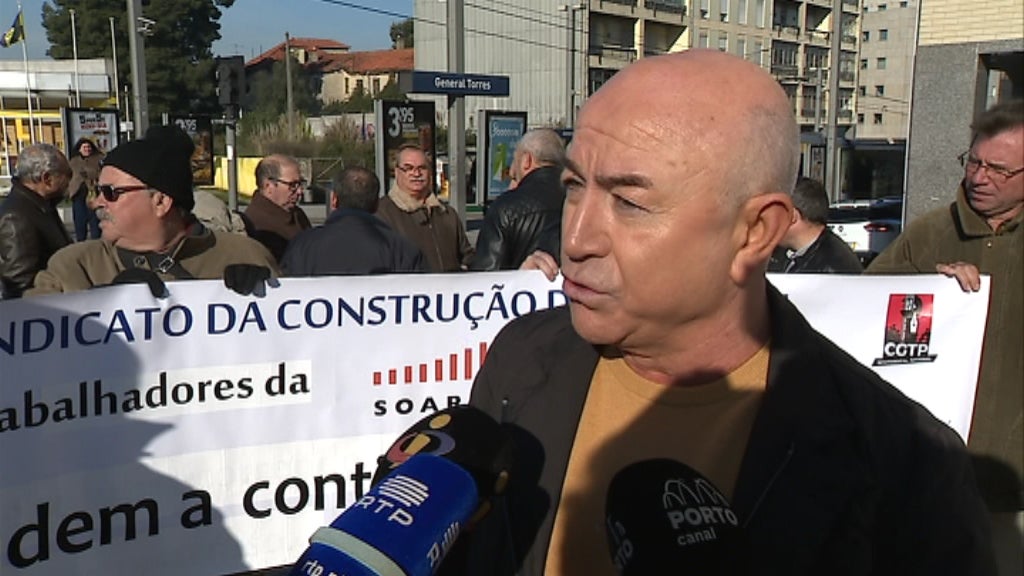 Salários em atraso na Soares da Costa