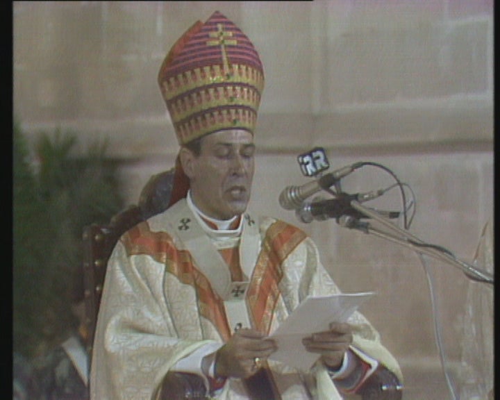 Solene Pontifical