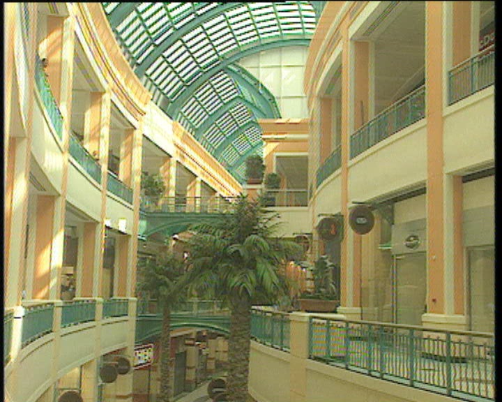Inauguração do Centro Comercial Colombo