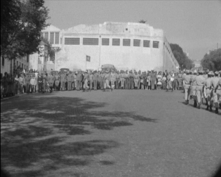 Desfile militar na Calçada da Ajuda em Lisboa