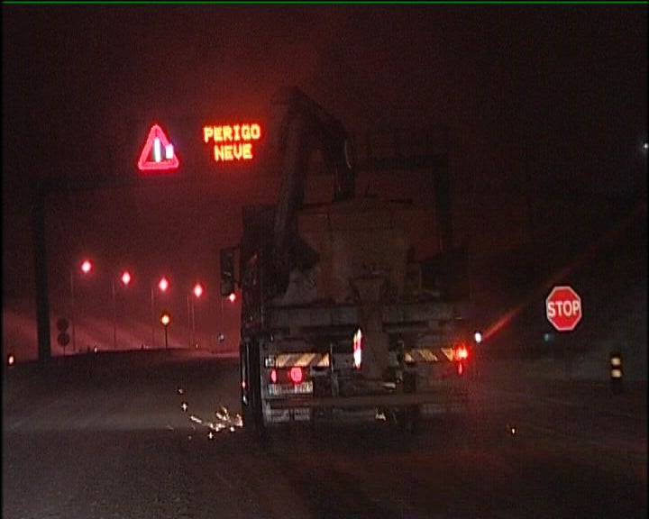 Estradas bloqueadas pela neve