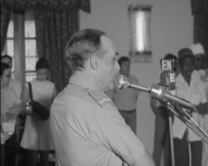 Cumprimentos ao General António de Spínola