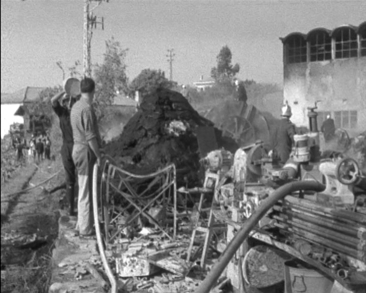 Incêndio em duas Fábricas do Porto