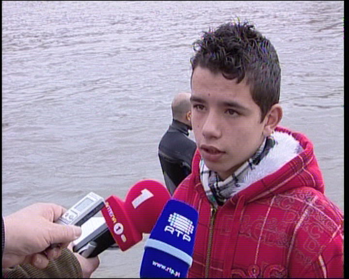 Continuam as buscas no rio Tua