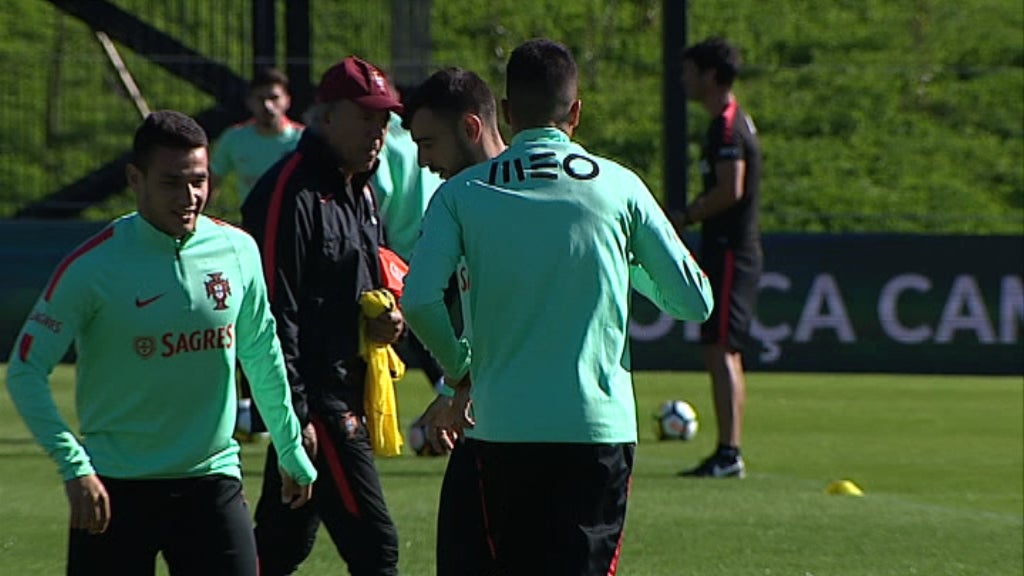 Futebol: treino da Seleção Nacional