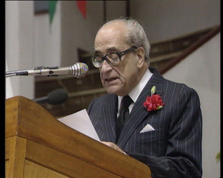 Entrega de bastão de Marechal a Costa Gomes