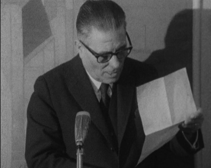 Leilão no restaurante “Irmãos Unidos”