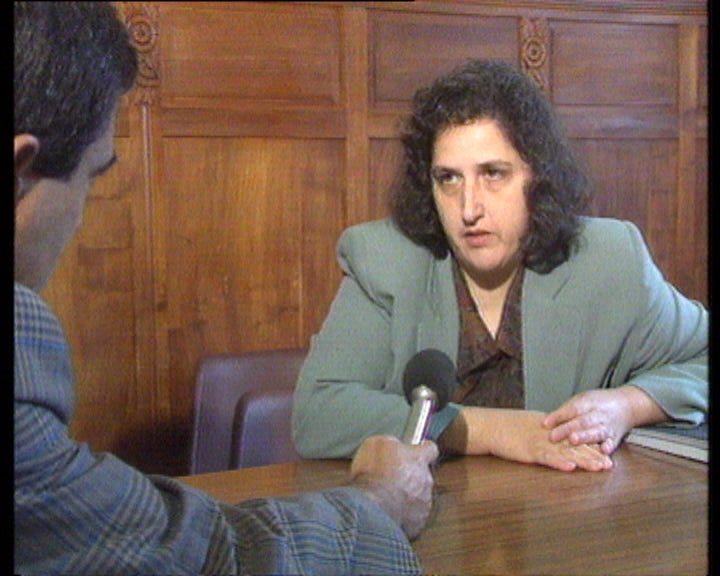 Deficiente mental fechado em casa