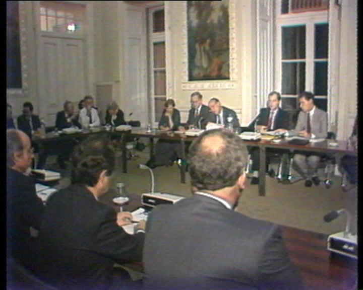 Reunião entre organismo da UEO, o Governo e organismos de comunicação social