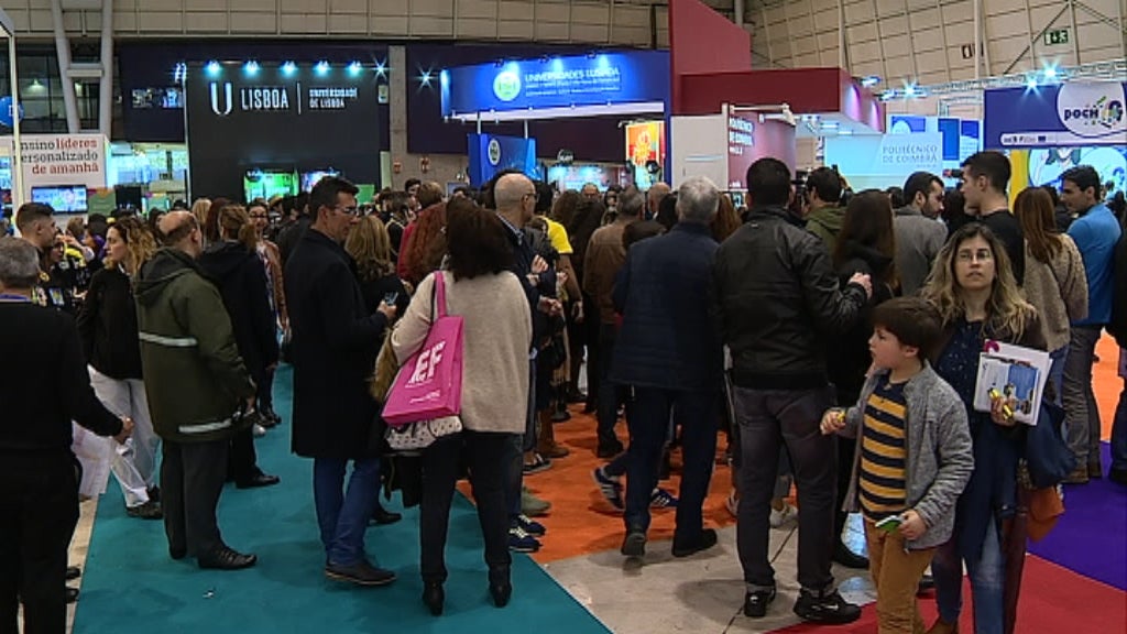 Cimeira Portugal – Angola adiada