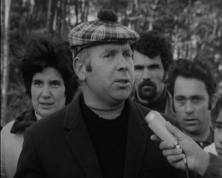 Lixeira na vila de Guifões