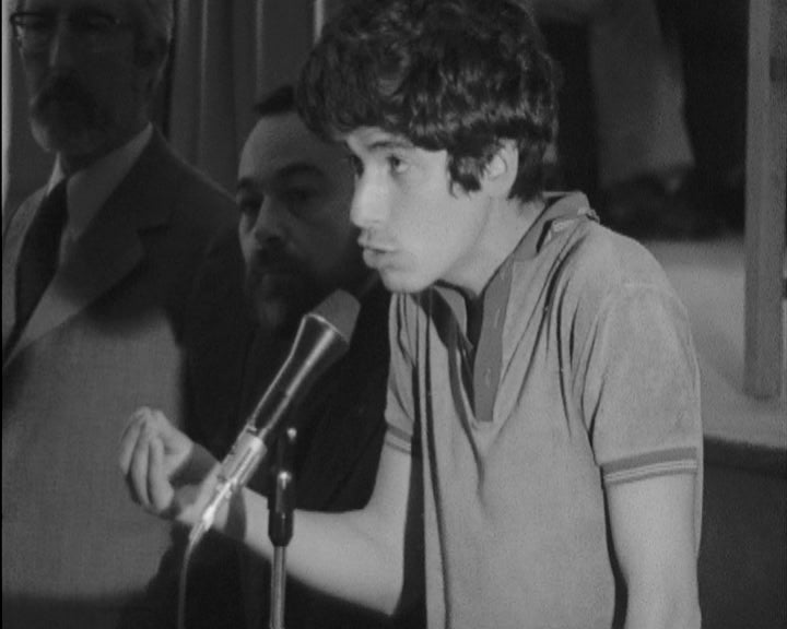 Reunião de professores e estudantes em Coimbra