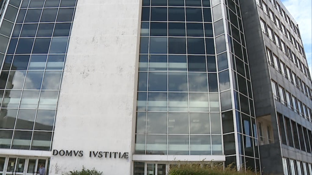Manifestação de protesto contra o acórdão do tribunal