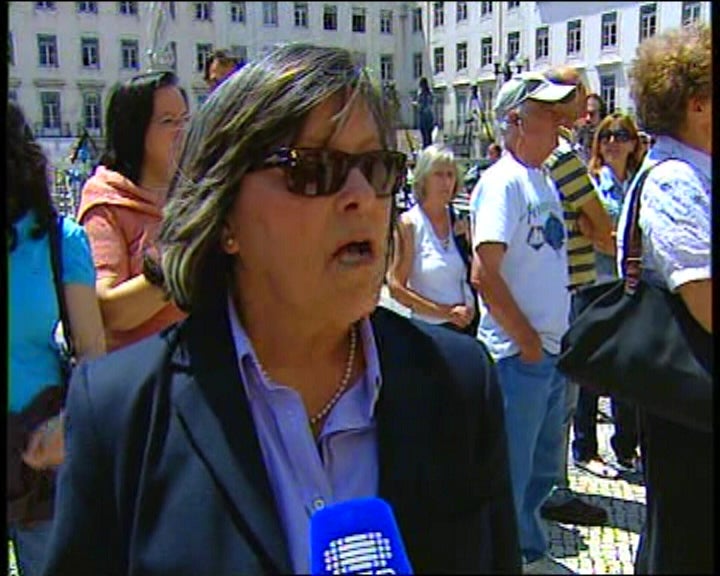 Anónimos no velório de Saramago