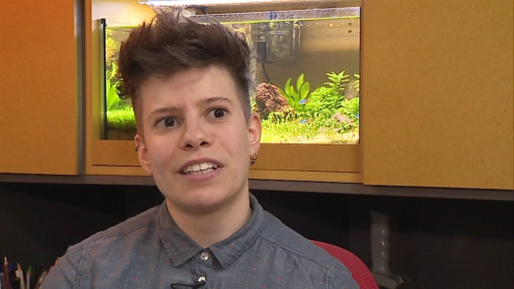 Youtuber ensina a trabalhar a madeira