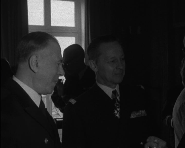 Condecorações na Embaixada da França em Lisboa