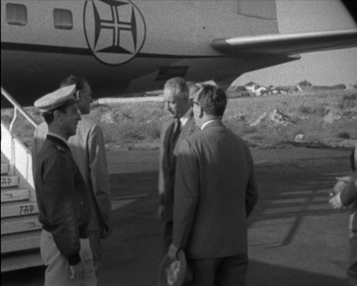 Chegada de Pierre Messmer e Gomes de Araújo a Lisboa